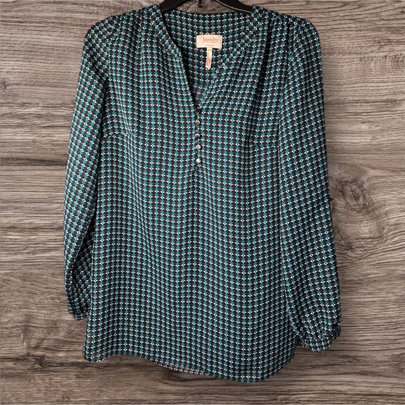 Laundry By Shelli Segal Tops - Laundry Shelli Segal Multi-Color Long Roll Tab Sleeve Tunic Blouse